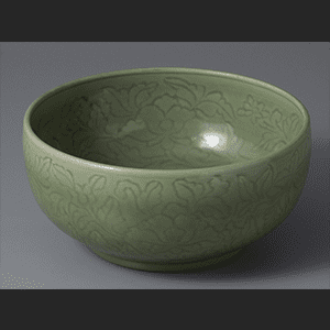 龍泉窯青磁劃花番蓮折沿大鉢 明時代